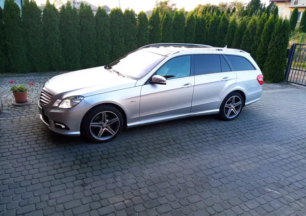 opolskie Mercedes-Benz Klasa E cena 51500 przebieg: 355000, rok produkcji 2010 z Brzeg